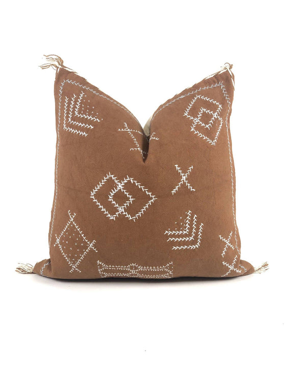 BRW Moonaj Brown Throw Pillow (Curbside & in-store pick up only) - Rancho Diaz